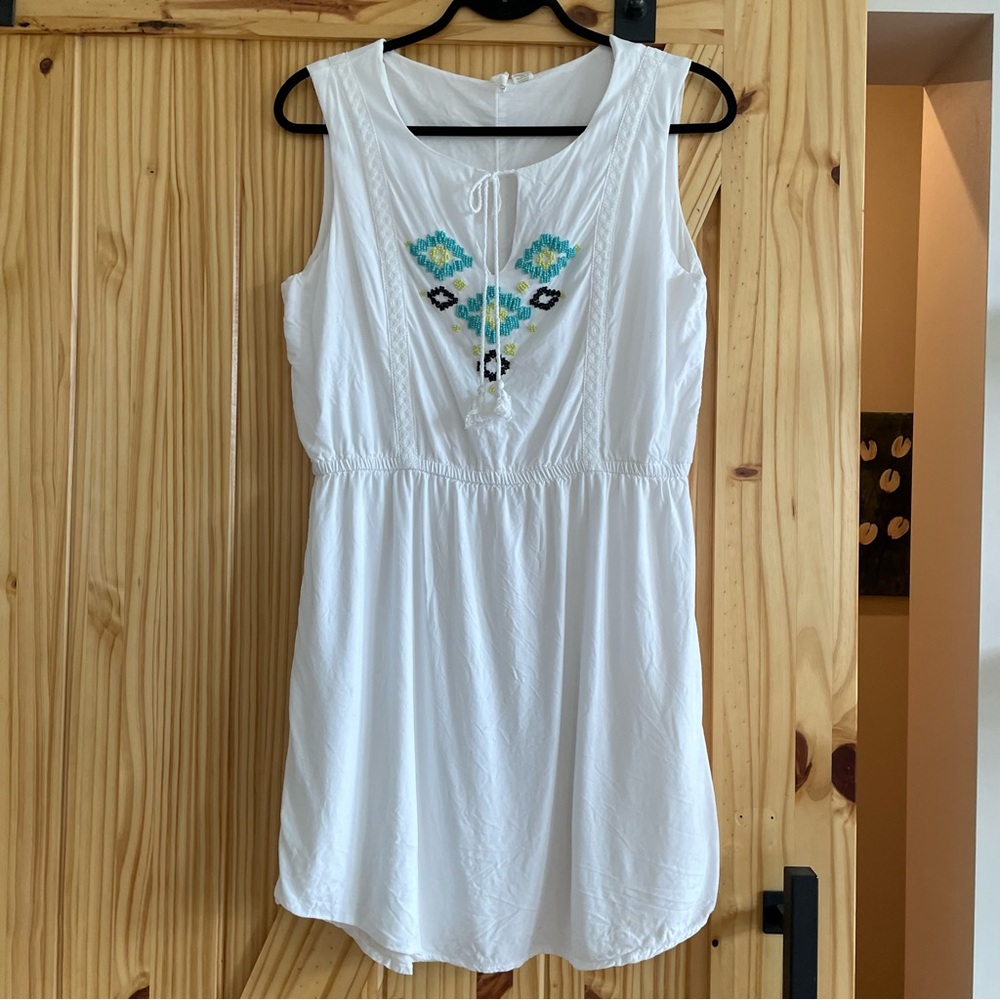 Anthropologie Kenji White Aztec Sleeveless Dress with beaded detail